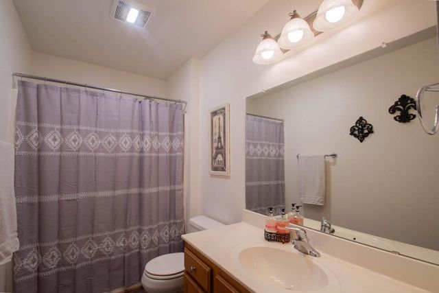 602 Hunter Oaks BOULEVARD, Watertown, WI 53094