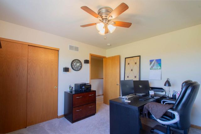 602 Hunter Oaks BOULEVARD, Watertown, WI 53094