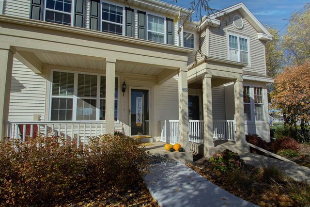 602 Hunter Oaks BOULEVARD, Watertown, WI 53094