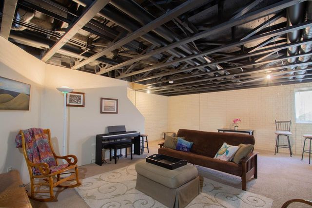 602 Hunter Oaks BOULEVARD, Watertown, WI 53094