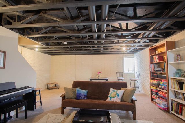 602 Hunter Oaks BOULEVARD, Watertown, WI 53094