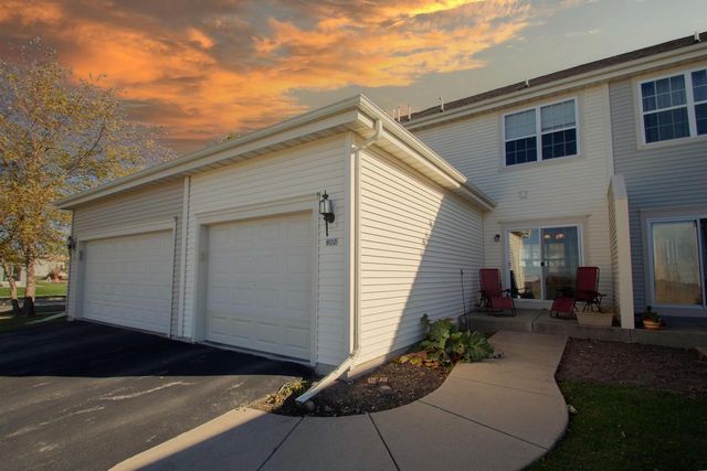 602 Hunter Oaks BOULEVARD, Watertown, WI 53094