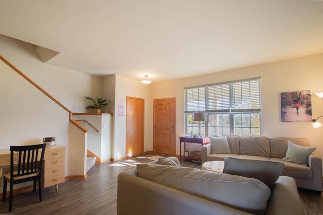 602 Hunter Oaks BOULEVARD, Watertown, WI 53094