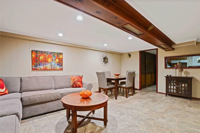 6161 79th Street, Middle Village, NY 11379