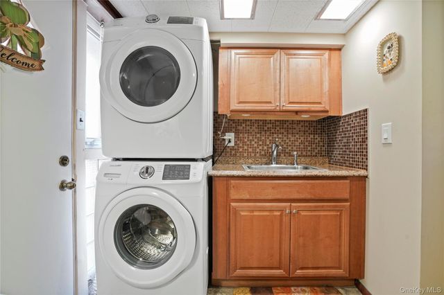 6161 79th Street, Middle Village, NY 11379