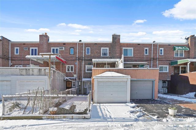 6161 79th Street, Middle Village, NY 11379