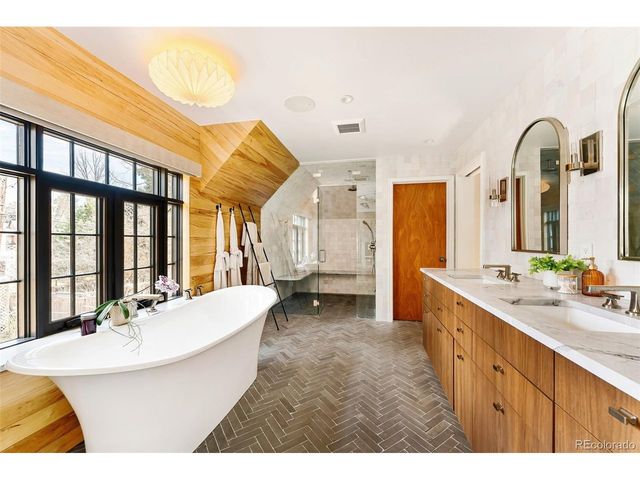 370 Ivy St, Denver, CO 80220