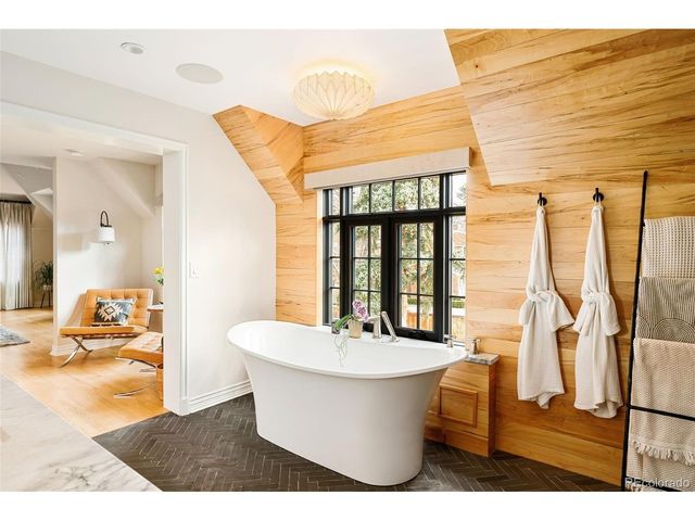 370 Ivy St, Denver, CO 80220