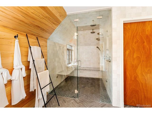 370 Ivy St, Denver, CO 80220