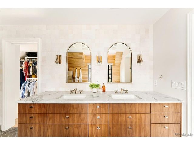 370 Ivy St, Denver, CO 80220