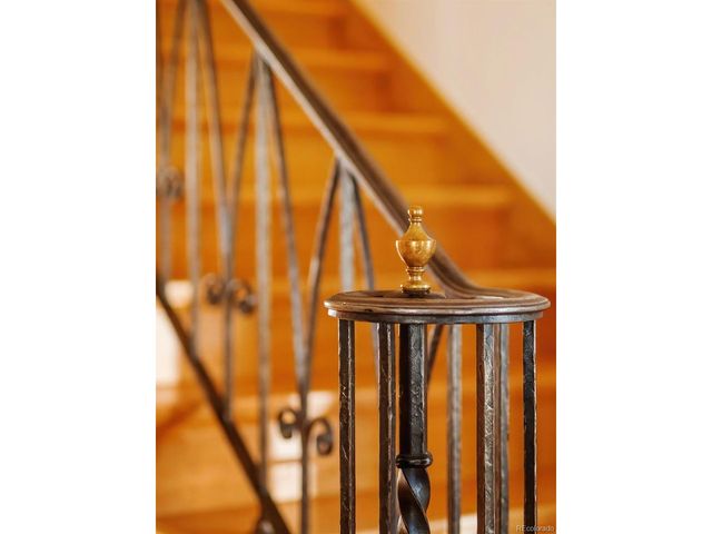 370 Ivy St, Denver, CO 80220