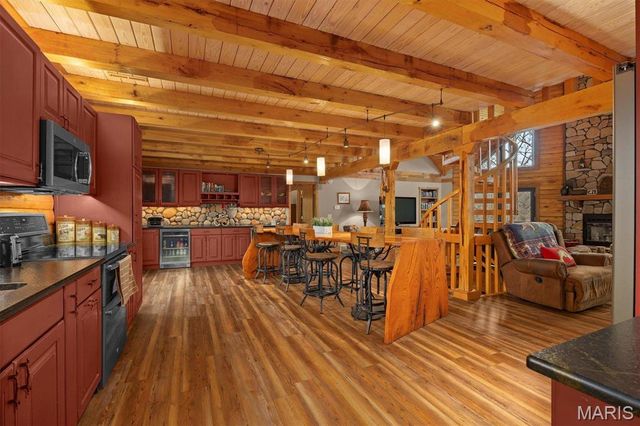 7467 Walshville Trail, Hillsboro, IL 62049