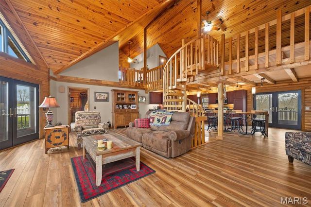 7467 Walshville Trail, Hillsboro, IL 62049