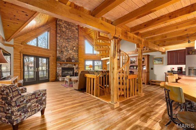 7467 Walshville Trail, Hillsboro, IL 62049