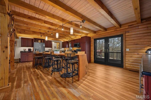 7467 Walshville Trail, Hillsboro, IL 62049