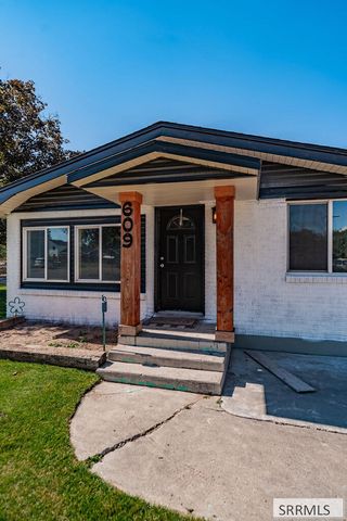 609 1st W, Ririe, ID 83443