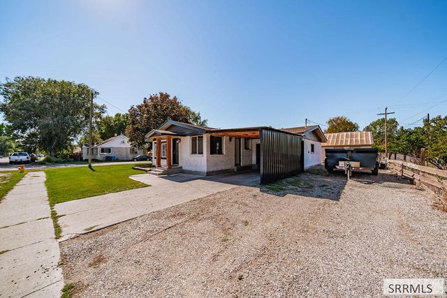 609 1st W, Ririe, ID 83443