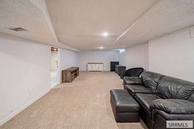 609 1st W, Ririe, ID 83443