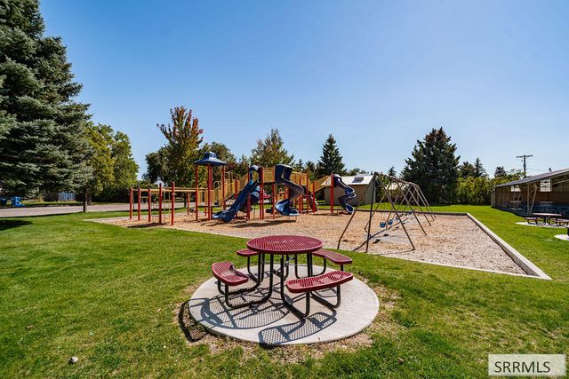 609 1st W, Ririe, ID 83443