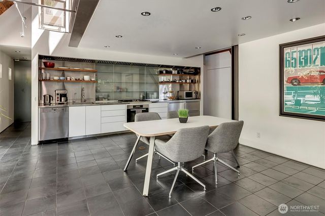 26222 SE 152nd St, Issaquah, WA 98027