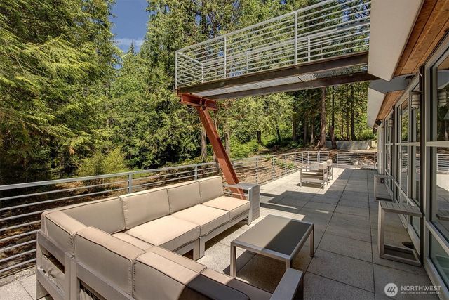 26222 SE 152nd St, Issaquah, WA 98027