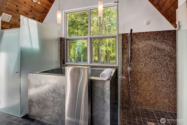 26222 SE 152nd St, Issaquah, WA 98027