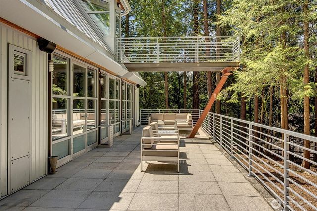 26222 SE 152nd St, Issaquah, WA 98027