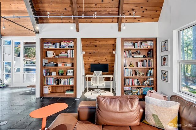 26222 SE 152nd St, Issaquah, WA 98027