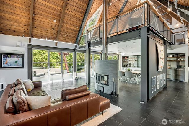 26222 SE 152nd St, Issaquah, WA 98027