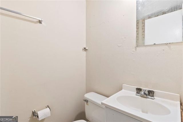 124 Camelot Drive, Atlanta, GA 30349
