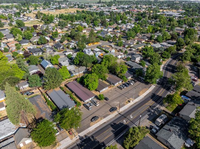 400 -432 S Columbus Avenue, Medford, OR 97501