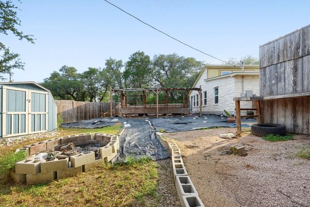 2705 Cory LN, Spicewood, TX 78669