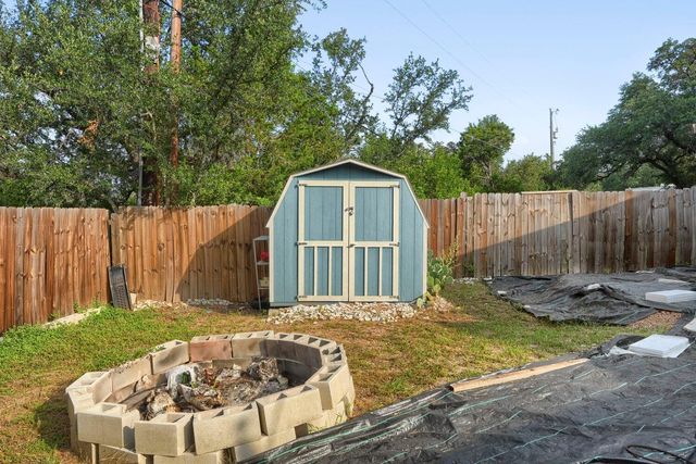 2705 Cory LN, Spicewood, TX 78669