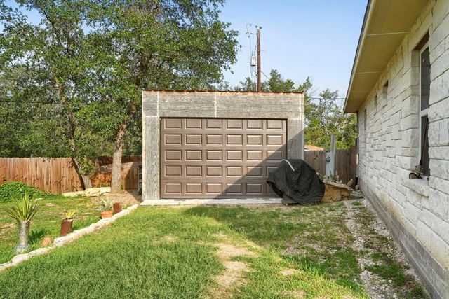 2705 Cory LN, Spicewood, TX 78669