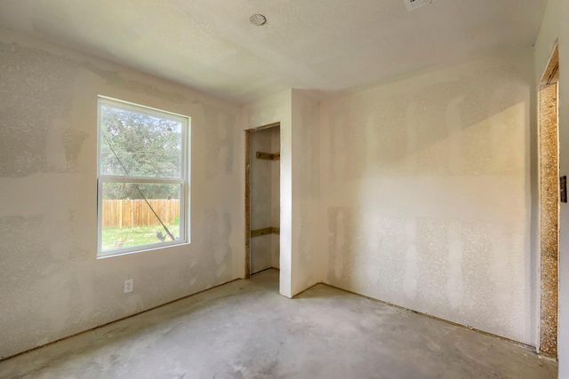 2705 Cory LN, Spicewood, TX 78669