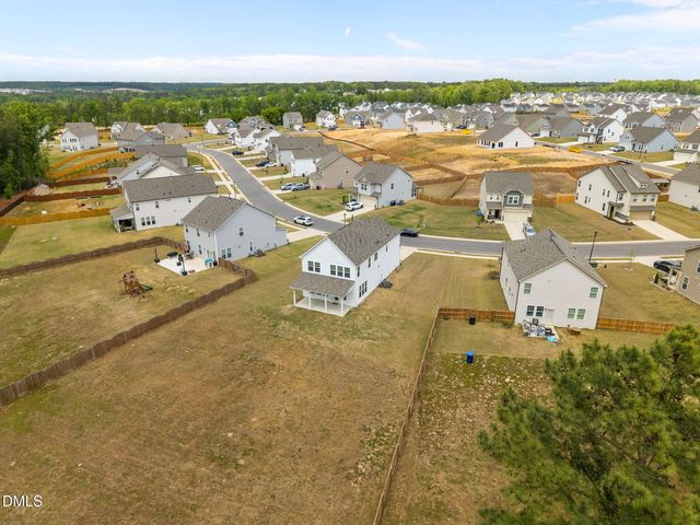 337 Winding Creek Drive, Lillington, NC 27546