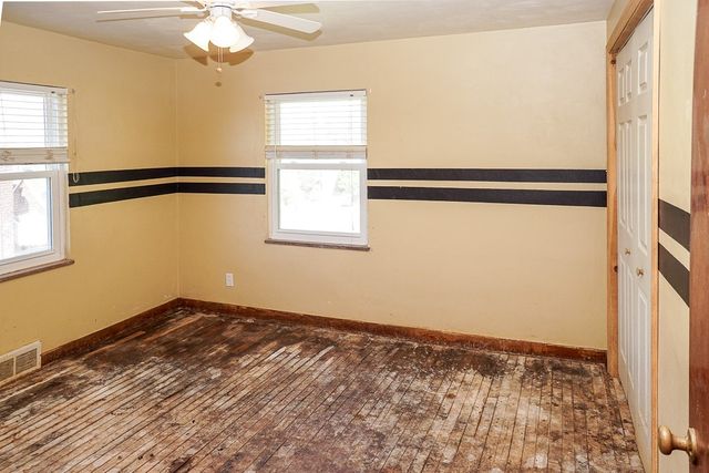 434 Mary St, Jeannette, PA 15644