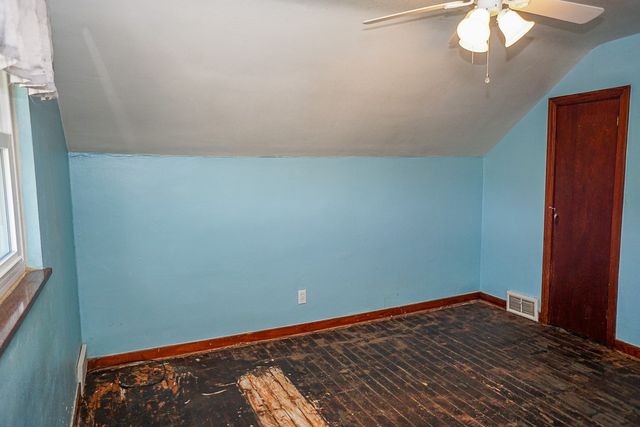 434 Mary St, Jeannette, PA 15644