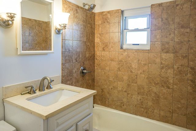 434 Mary St, Jeannette, PA 15644