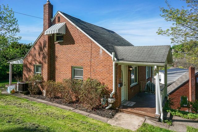 434 Mary St, Jeannette, PA 15644