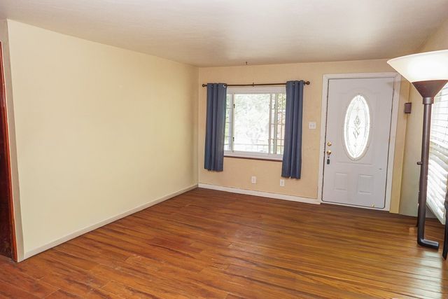 434 Mary St, Jeannette, PA 15644