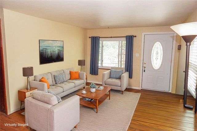 434 Mary St, Jeannette, PA 15644