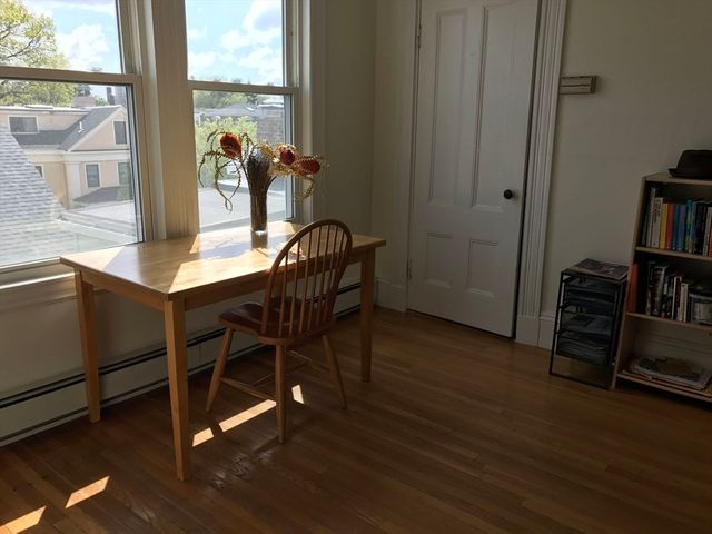 118 Inman St 3, Cambridge, MA 02139