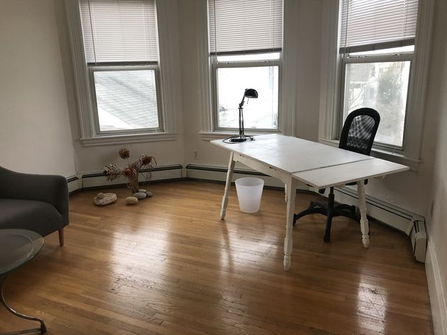 118 Inman St 3, Cambridge, MA 02139