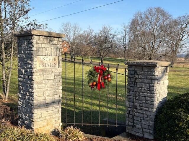 101 Deer Run, Frankfort, KY 40601