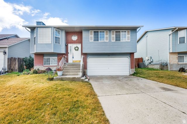 6796 S CYCLAMEN DR, West Jordan, UT 84081