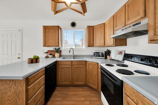 6796 S CYCLAMEN DR, West Jordan, UT 84081