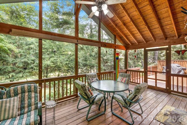 31 Hillcreek Drive, Asheville, NC 28804