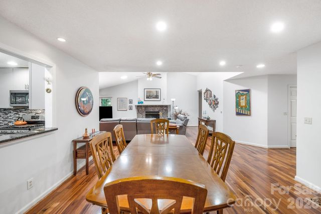 31 Hillcreek Drive, Asheville, NC 28804