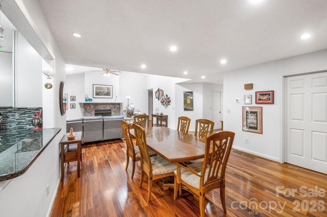 31 Hillcreek Drive, Asheville, NC 28804